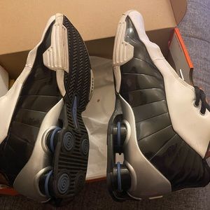 Almost new with box Nike shoes for men